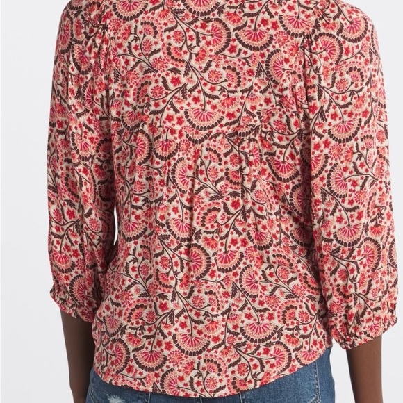Mason & Belle Floral Blouse V-neck with Rounded Bottom Size Small - Picture 7 of 11